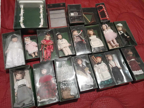 Dolls house collection - dolls',