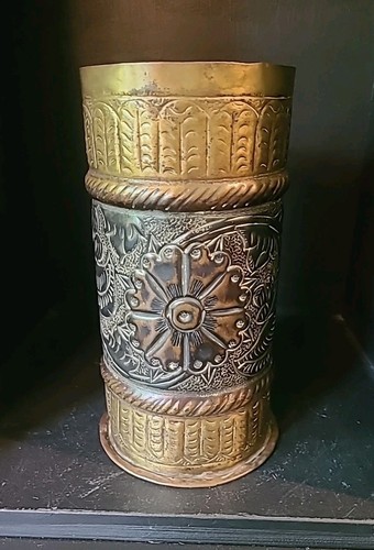 Vaso repoussé floreale - floreale, ottone