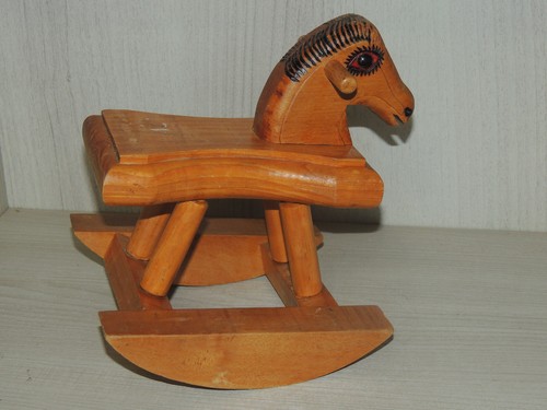 Cavallino dondolo in - a,