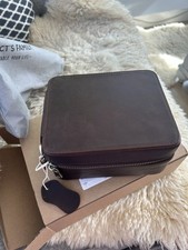 Orologio e custodia da viaggio