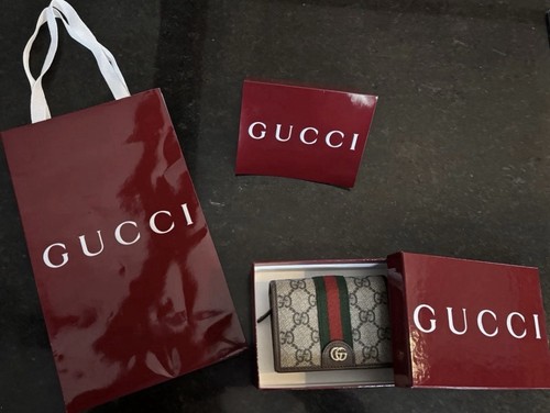 Gucci logo monogram - gucci,