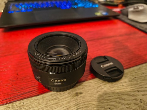 Objectif canon f 1 - mm, f/1.8