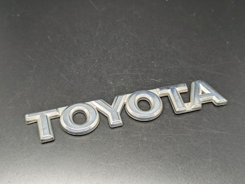 Toyota logo posteriore scritta - toyota,