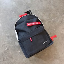 Zaino nuovo con etichette