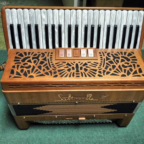 Fisarmonica 120 bassi - a, piano