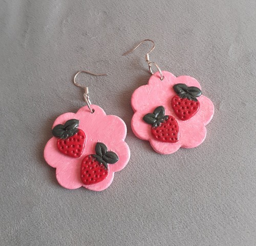 Bellissimi orecchini fatti - , a