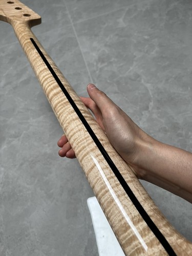 Collo chitarra basso jazz