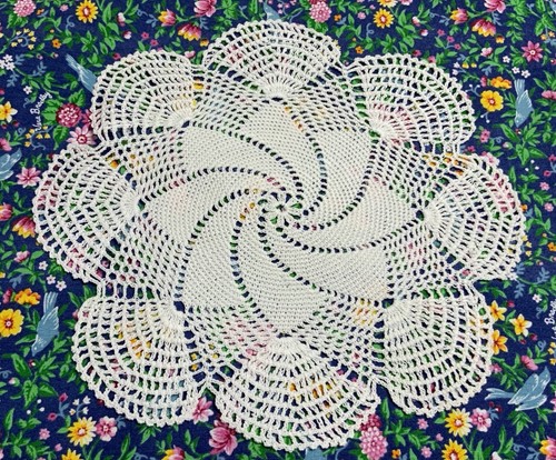 Vintage hand crocheted round - vintage,