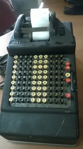 Antica calcolatrice del 1939 - antica,