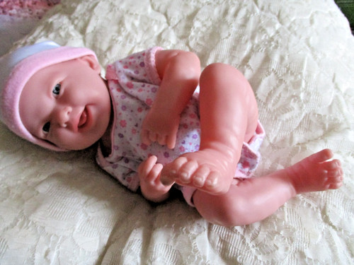 Bébé nouveau né - nouveau,
