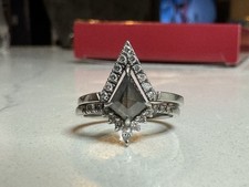 Anello con diamanti aquilone