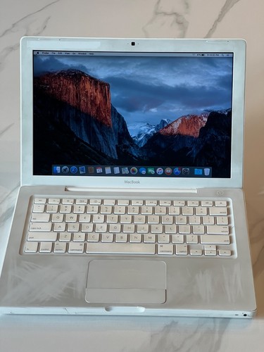 2009 apple macbook - 13", 2