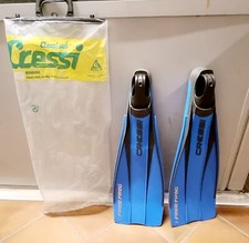 Pinne Cressi Sub Modello Rondine Free Frog, colore blu, Taglia 41/42