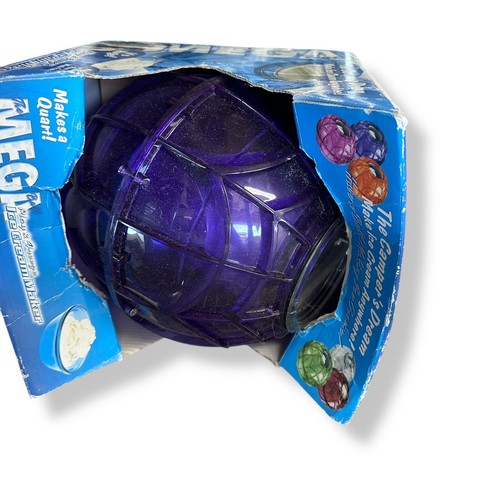 The mega ball - play, freeze