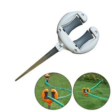 Attrezzo portatubo da giardino