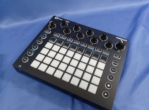 Novation circuit groovebox - circuit,