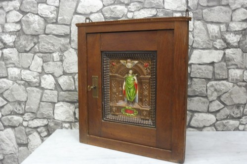 Armadio antico religioso