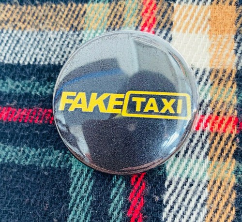 Fake taxi button - taxi, spilla
