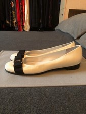 SALVATORE FERRAGAMO LUSSO BALLERINE VARINA PELLE PATENT WHITE 8,5 B US 38,5 EUR
