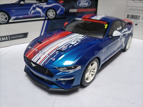 Autentico ford gt - 1/18,
