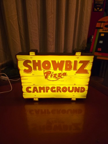 Showbiz pizza place - showbiz, campeggio