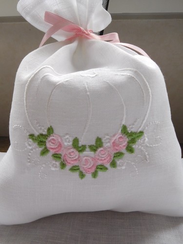 Sacchetti regalo ricamati