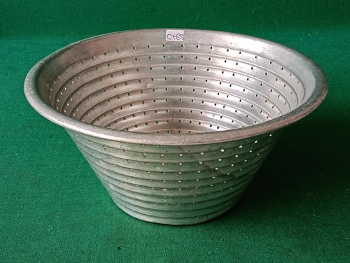 Vecchia forma per ricotta - vecchia,