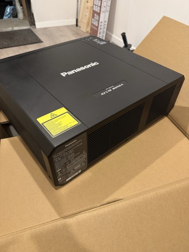 Panasonic rz570 proiettore - pt-rz570,