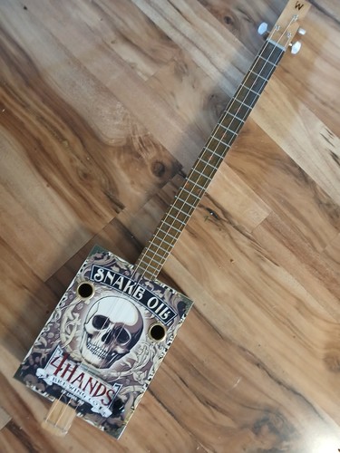 Weeklyhouse cigar box - weeklyhouse, chitarra