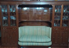 Doppia vetrina inglese con divano. Metà ottocento