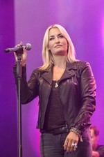 FOTO N.33 + SARAH CONNOR + LUCIDO + 15x10 CM + NUOVO