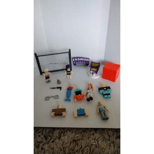 Roblox extra pieces figures - pieces,,