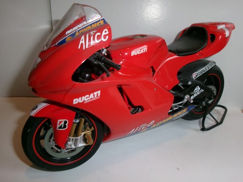 Carlos checa ducati - carlos,