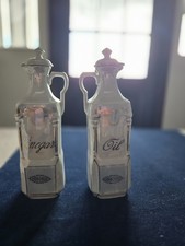 Antiche bottiglie aceto e olio