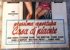 Manifesto originale 4F (metà) - PROSSIMA APERTURA CASA DI PIACERE Poster Affiche