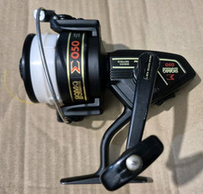 UN BEL MULINELLO DA SPINNING VINTAGE SHAKESPEARE SIGMA 2200 SERIE 050 IN BUSTA CON CERNIERA