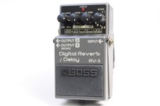 Pedale per chitarra BOSS RV-3