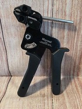Pinza per fascette in metallo
