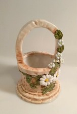 vaso scultura a forma di pozzo