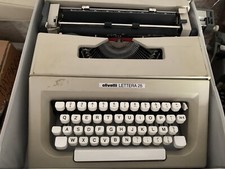 Macchina da scrivere Olivetti