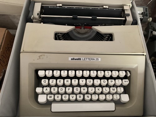 Macchina scrivere olivetti - da,