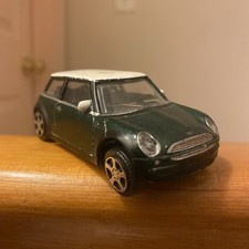 Burago Mini Cooper R50 2000