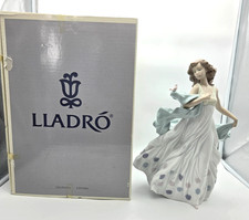 Lladro summer serenade woman - serenade,