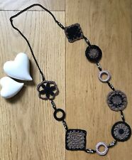 Collana uncinetto sui toni del marrone