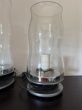 coppia lampade da tavolo,la più piccola ha il porta lampada rotto. Penta Bodona