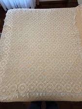 Copriletto matrimoniale all'uncinetto fatto a mano (145x165cm)