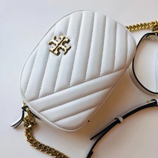 Borsa a tracolla Tory Burch Kira Chevron bianca - NUOVO