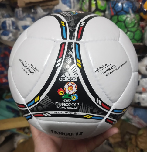 Adidas tango match ball - 12,