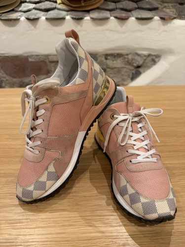 Louis vuitton run away - run,