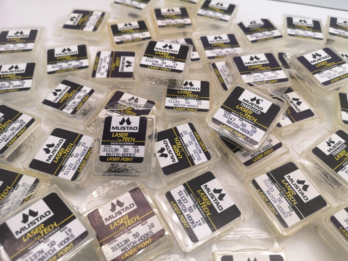Lotto stock ami mustad - stock,